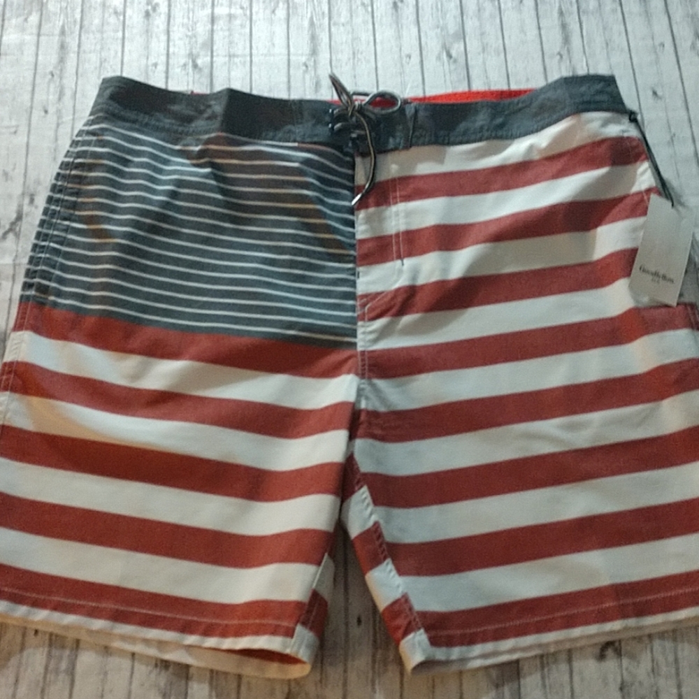 NWT Goodfellow American Flag Style Board S…